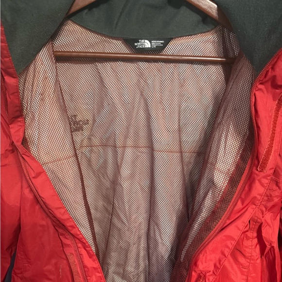 The North Face Rain Shell Jacket. Color:Dark Red Size:large - Picture 8 of 10